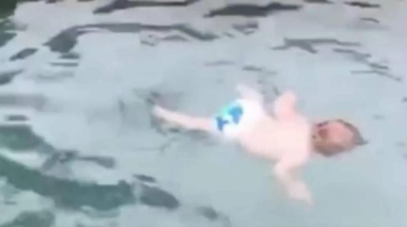 Criança de 2 anos é transferida em estado grave para Ji-paraná após afogamento em piscina Criança de 2 anos é transferida em estado grave para Ji-paraná após afogamento em piscina