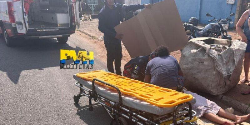 Menina de 15 anos é atropelada na calçada e motorista foge sem prestar socorro Menina de 15 anos é atropelada na calçada e motorista foge sem prestar socorro