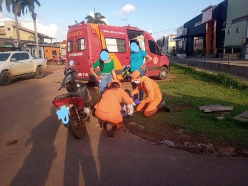 Criança de 4 anos fica ferida após colisão entre moto e carro em Rolim de Moura Criança de 4 anos fica ferida após colisão entre moto e carro em Rolim de Moura