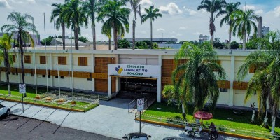 Nova gestão planeja modernização e aproximação da Escola do Legislativo com... Nova gestão planeja modernização e aproximação da Escola do Legislativo com...