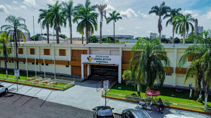 Nova gestão planeja modernização e aproximação da Escola do Legislativo com estudantes Nova gestão planeja modernização e aproximação da Escola do Legislativo com estudantes