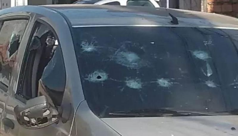 Homem invade motel e destrói carro da ex-mulher que curtia com o namorado, em Porto Velho Homem invade motel e destrói carro da ex-mulher que curtia com o namorado, em Porto Velho