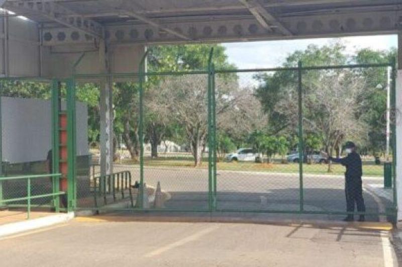 Zoológico de Brasília é interditado após confirmação de gripe aviária em ave silvestre Zoológico de Brasília é interditado após confirmação de gripe aviária em ave silvestre