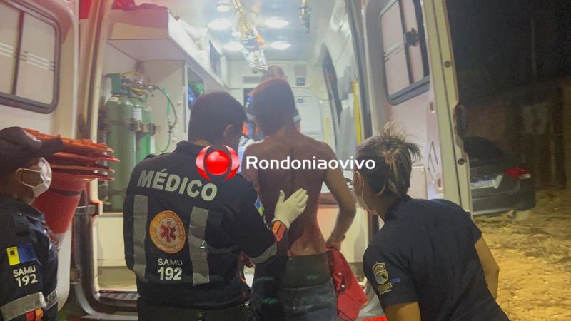 Adolescente sofre tentativa de homicídio na frente de residência Adolescente sofre tentativa de homicídio na frente de residência