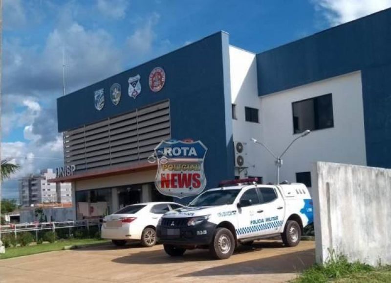 Criança de 5 anos é deixada sozinha e trancada em casa e pai é preso por abandono de incapaz em Vilhena Criança de 5 anos é deixada sozinha e trancada em casa e pai é preso por abandono de incapaz em Vilhena