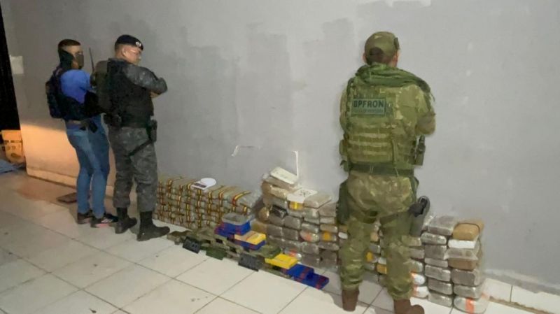 Jovem é preso com mais de 170 kg de drogas na zona leste de Porto Velho Jovem é preso com mais de 170 kg de drogas na zona leste de Porto Velho
