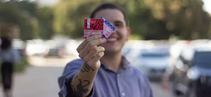 SUS vai distribuir camisinhas texturizadas e finas para estimular uso de preservativos SUS vai distribuir camisinhas texturizadas e finas para estimular uso de preservativos