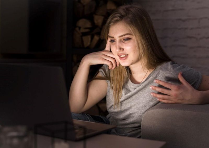 FALSO AMOR: Estelionato sentimental passa a ser crime previsto no Código Penal brasileiro FALSO AMOR: Estelionato sentimental passa a ser crime previsto no Código Penal brasileiro