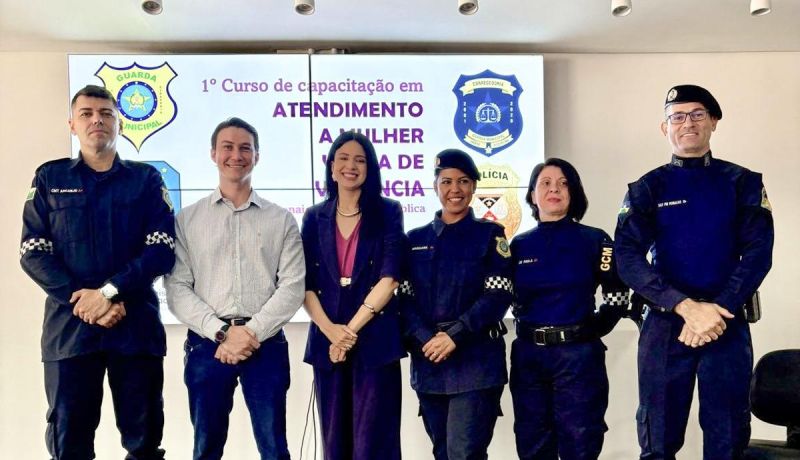 MP apresenta pilares de atendimento a mulheres vítimas de violência em curso destinado a agentes de segurança em Ariquemes MP apresenta pilares de atendimento a mulheres vítimas de violência em curso destinado a agentes de segurança em Ariquemes