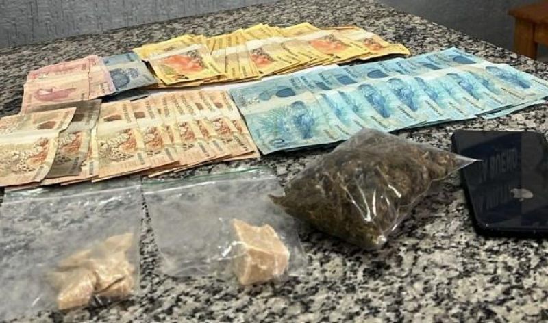 PM apreende crack, maconha e mais de R$ 2 mil em operação contra o tráfico em Pimenta Bueno PM apreende crack, maconha e mais de R$ 2 mil em operação contra o tráfico em Pimenta Bueno