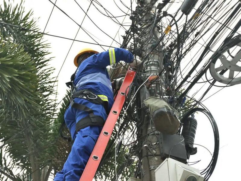 Risco no alto: técnicos de telecomunicações entre as principais vítimas de choques elétricos em Rondônia Risco no alto: técnicos de telecomunicações entre as principais vítimas de choques elétricos em Rondônia