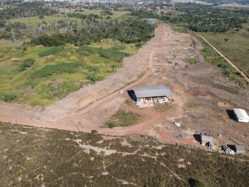 ROLIM DE MOURA: Descarte irregular está proibido no antigo lixão ROLIM DE MOURA: Descarte irregular está proibido no antigo lixão