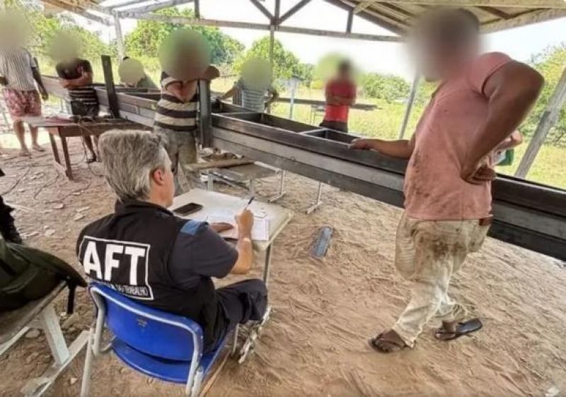Venezuelanos são resgatados de trabalho análogo à escravidão dentro de Terra Indígena em Rondônia Venezuelanos são resgatados de trabalho análogo à escravidão dentro de Terra Indígena em Rondônia