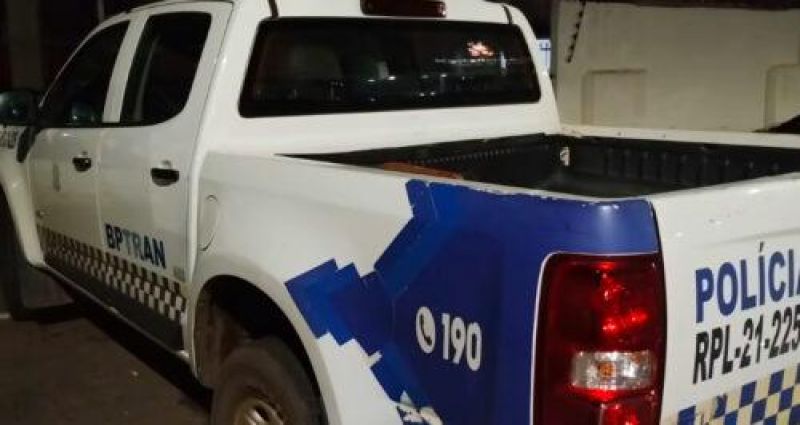 Homem e adolescente são detidos por roubo de celulares em boate Homem e adolescente são detidos por roubo de celulares em boate