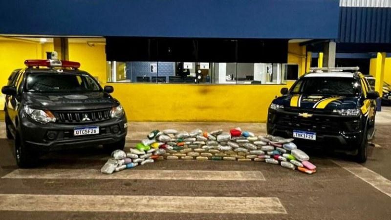 Operação conjunta entre PM e PRF apreende 100 quilos de “supermaconha” na BR-364 em Pimenta Bueno Operação conjunta entre PM e PRF apreende 100 quilos de “supermaconha” na BR-364 em Pimenta Bueno
