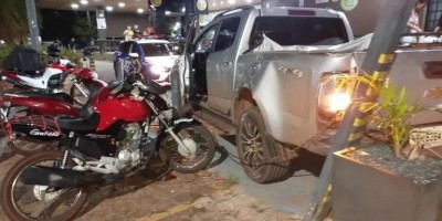 Polícia Militar recupera caminhonete roubada e apreende dois menores em Rolim de Moura Polícia Militar recupera caminhonete roubada e apreende dois menores em Rolim de Moura