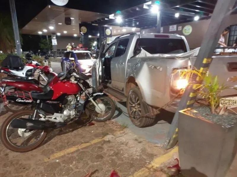 Polícia Militar recupera caminhonete roubada e apreende dois menores em Rolim de Moura Polícia Militar recupera caminhonete roubada e apreende dois menores em Rolim de Moura