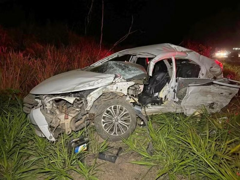 Três pessoas morrem em acidente na BR-364 em Jaru Três pessoas morrem em acidente na BR-364 em Jaru