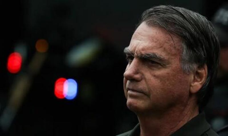 Bolsonaro é preso preventivamente pela Polícia Federal Bolsonaro é preso preventivamente pela Polícia Federal