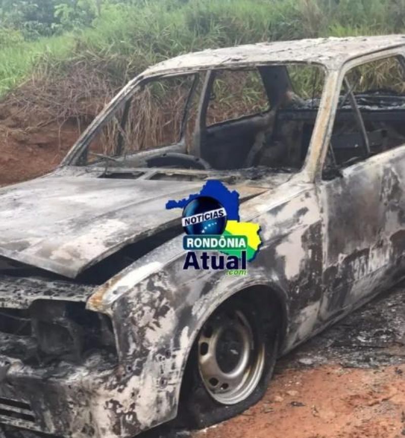 Chevettão pega fogo até derreter próximo ao condomínio dos juízes, em Ji-Paraná Chevettão pega fogo até derreter próximo ao condomínio dos juízes, em Ji-Paraná