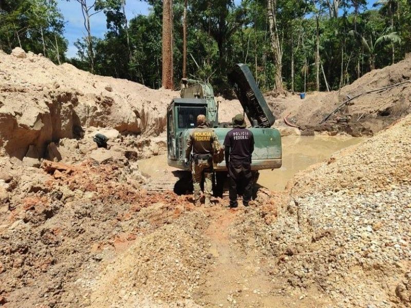 COMBATE AO CRIME: PF desmonta garimpo ilegal em terra indígena de Rondônia e prende cinco pessoas COMBATE AO CRIME: PF desmonta garimpo ilegal em terra indígena de Rondônia e prende cinco pessoas