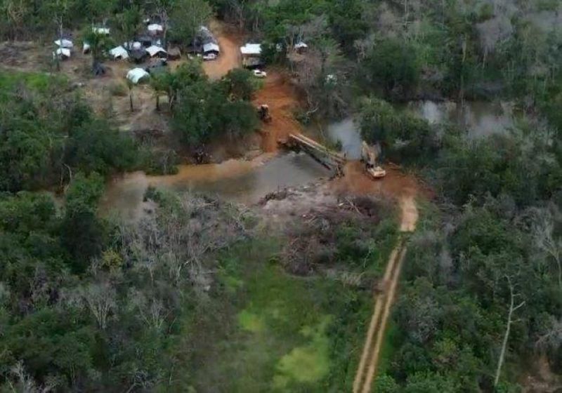 CONFLITO AGRÁRIO: Sem-terra da LCP invadem Fazenda Nova Brasil e atiram contra funcionários CONFLITO AGRÁRIO: Sem-terra da LCP invadem Fazenda Nova Brasil e atiram contra funcionários