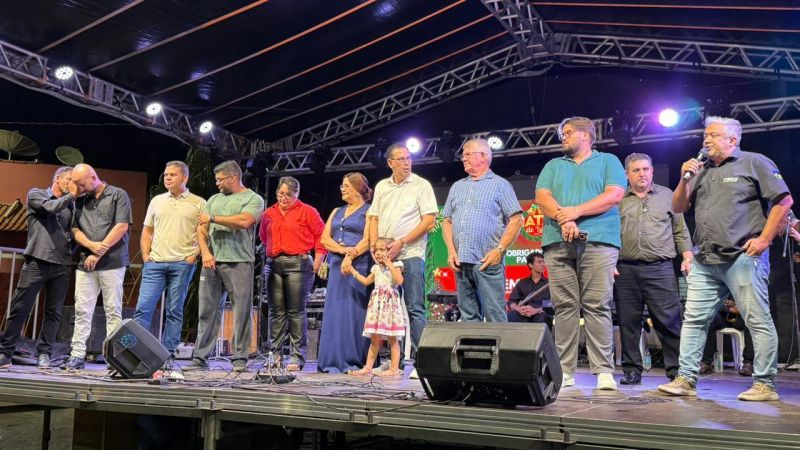 Luzes do Natal de Luz transformam Rolim de Moura e marcam a abertura oficial da temporada natalina na Praça Durvalino de Oliveira Luzes do Natal de Luz transformam Rolim de Moura e marcam a abertura oficial da temporada natalina na Praça Durvalino de Oliveira