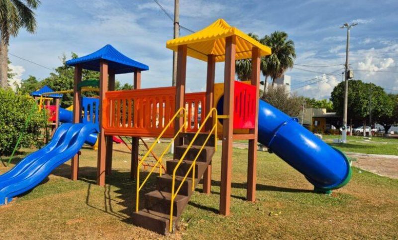 Prefeitura de Rolim de Moura instala novos parques infantis em diversos pontos da cidade Prefeitura de Rolim de Moura instala novos parques infantis em diversos pontos da cidade