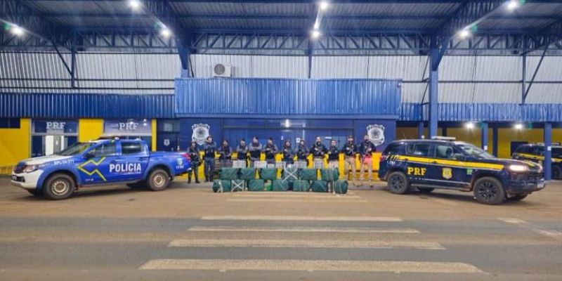 Quase 500 kg de cocaína são apreendidos em ação da PRF e PM Quase 500 kg de cocaína são apreendidos em ação da PRF e PM