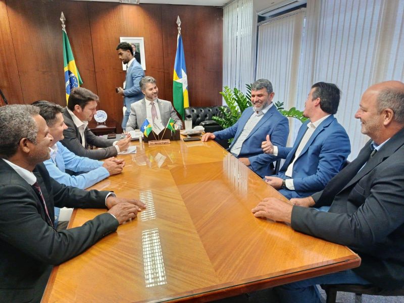 SANTA LUZIA DO OESTE: Prefeito e vice-prefeito cumprem extensa agenda em Brasília em busca de recursos para o município SANTA LUZIA DO OESTE: Prefeito e vice-prefeito cumprem extensa agenda em Brasília em busca de recursos para o município