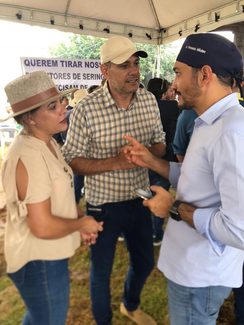 SERINGUEIRAS: Prefeito Armando participa de reunião com comissão de direitos humanos do senado juntamente com senadores, deputados federais e estaduais de Rondônia SERINGUEIRAS: Prefeito Armando participa de reunião com comissão de direitos humanos do senado juntamente com senadores, deputados federais e estaduais de Rondônia