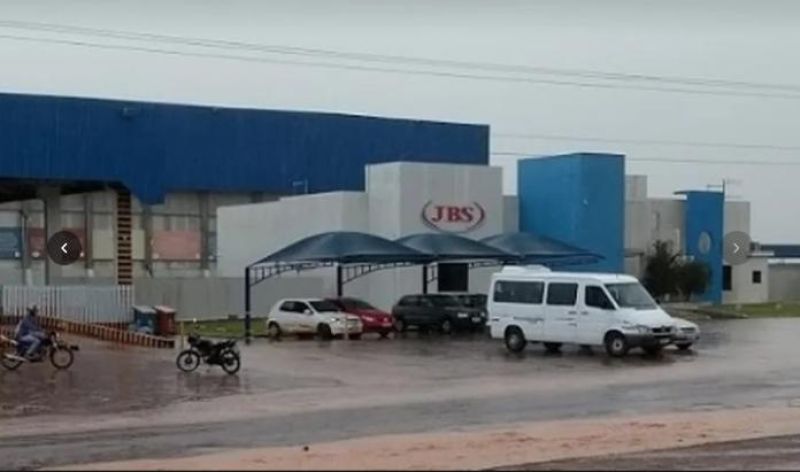 CONTROVERSIA AMBIENTAL: JBS tem multa ambiental milionária cancelada em Rondônia CONTROVERSIA AMBIENTAL: JBS tem multa ambiental milionária cancelada em Rondônia
