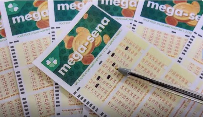 Mega-Sena acumula e prêmio principal vai para R$ 12 milhões Mega-Sena acumula e prêmio principal vai para R$ 12 milhões