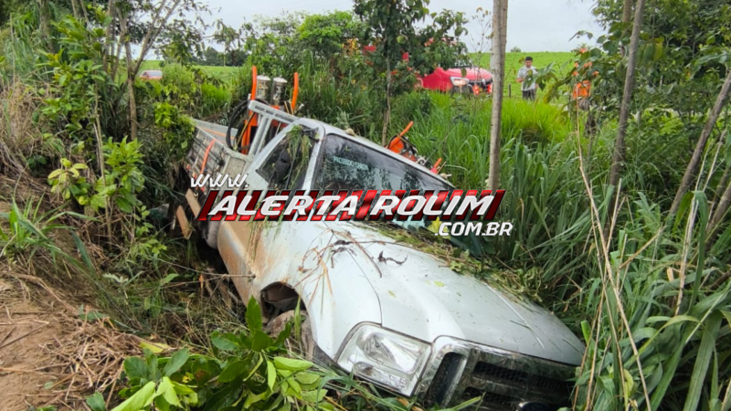 Motorista perde o controle de camionete após pneu estourar na RO-303, entre Rolim de Moura e Santa Luzia Motorista perde o controle de camionete após pneu estourar na RO-303, entre Rolim de Moura e Santa Luzia