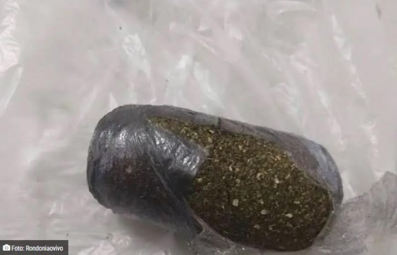 Mulher é presa ao tentar entrar com drogas escondidas no órgão genital em presídio Mulher é presa ao tentar entrar com drogas escondidas no órgão genital em presídio