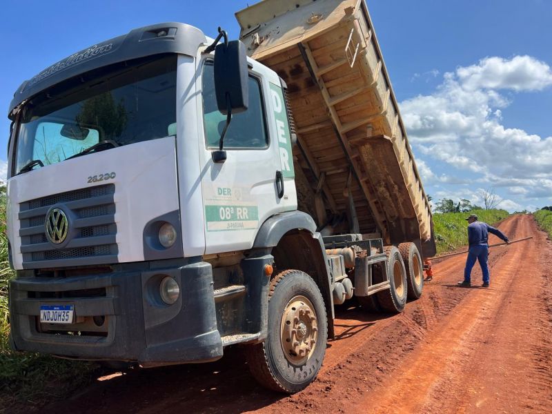 RO-472, entre Ji-Paraná e Rondolândia, recebe revestimento primário para garantir segurança e trafegabilidade RO-472, entre Ji-Paraná e Rondolândia, recebe revestimento primário para garantir segurança e trafegabilidade