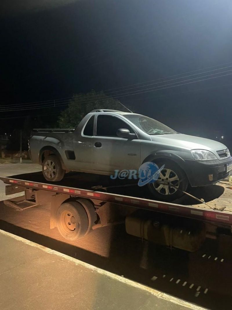 JARU: Furto de Montana termina com troca de tiros, um suspeito morto, outro preso e veículo recuperado JARU: Furto de Montana termina com troca de tiros, um suspeito morto, outro preso e veículo recuperado