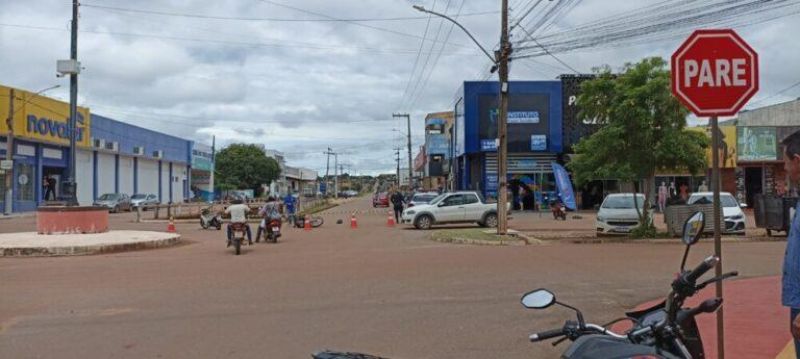Rolim de Moura – Colisão entre duas motos é registrado no centro Rolim de Moura – Colisão entre duas motos é registrado no centro