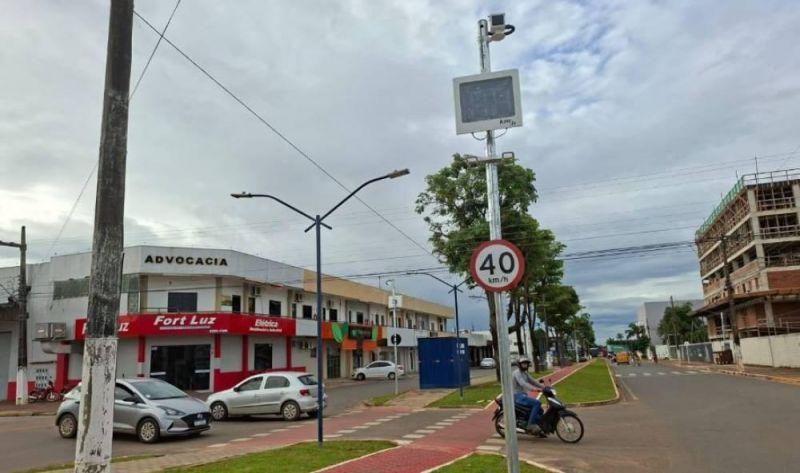 VILHENA: Em apenas 2 dias de funcionamento, radares de velocidade multam mais de 1.800 condutores VILHENA: Em apenas 2 dias de funcionamento, radares de velocidade multam mais de 1.800 condutores