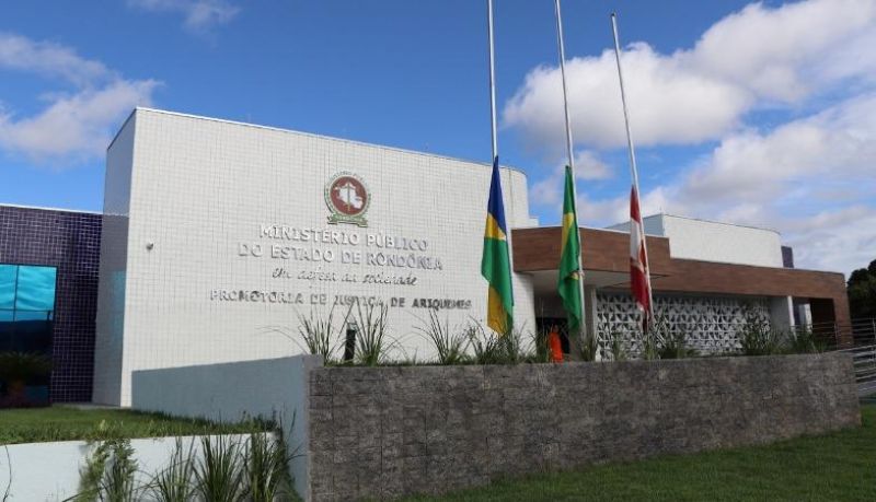 Justiça acolhe pedido do MPRO e mantém internação de adolescente acusada de matar o avô e tentar matar a avó em Ariquemes Justiça acolhe pedido do MPRO e mantém internação de adolescente acusada de matar o avô e tentar matar a avó em Ariquemes