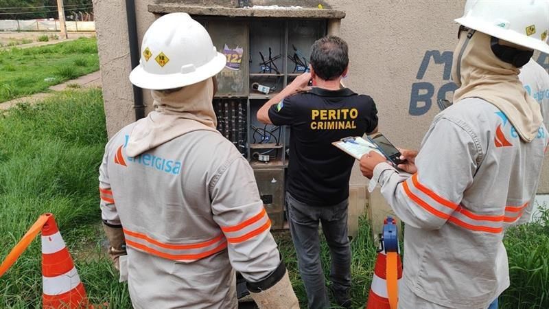Justiça de Rondônia condena duas pessoas por furto de energia Justiça de Rondônia condena duas pessoas por furto de energia