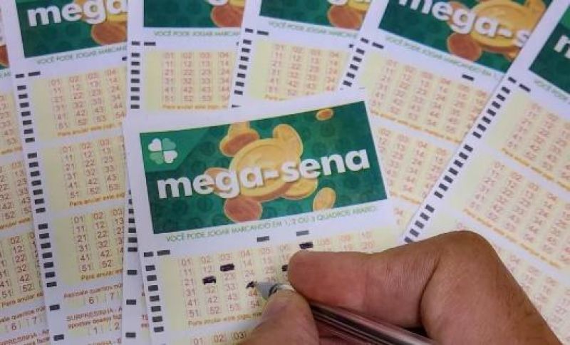 Mega-Sena acumula e prêmio vai a R$ 13 milhões; quina saiu para 23 Mega-Sena acumula e prêmio vai a R$ 13 milhões; quina saiu para 23