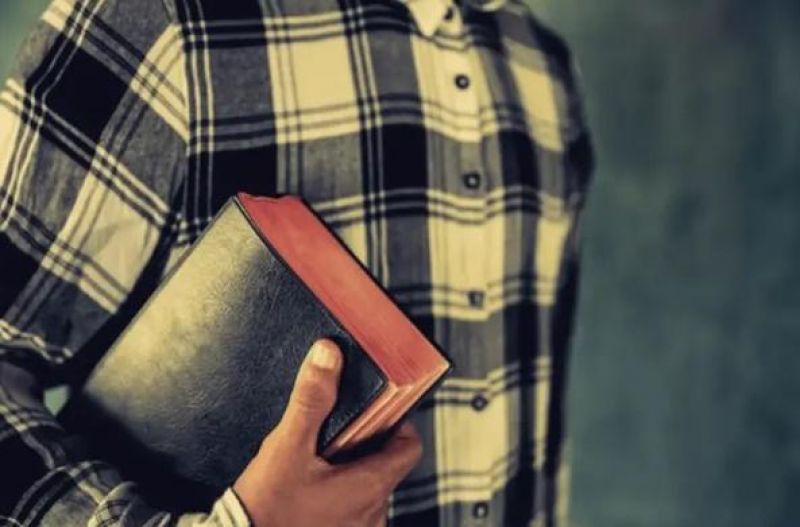 Pastor do tráfico dividia tempo entre pregações e venda de droga no DF Pastor do tráfico dividia tempo entre pregações e venda de droga no DF