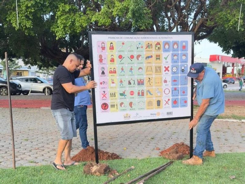 Rotary Club de Rolim de Moura e Casa da Amizade instalam pranchas de Comunicação Alternativa na Praça Durvalino de Oliveira e no Espaço Gaia Amiga Rotary Club de Rolim de Moura e Casa da Amizade instalam pranchas de Comunicação Alternativa na Praça Durvalino de Oliveira e no Espaço Gaia Amiga