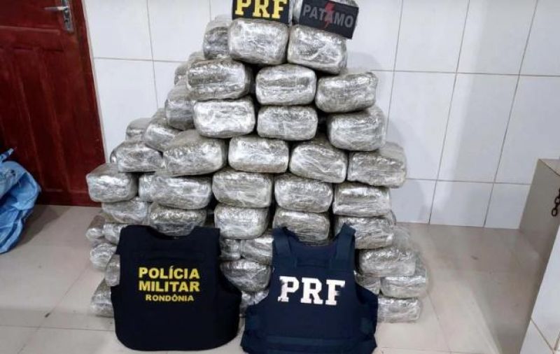 Operação conjunta apreende cerca de 184 kg de drogas na BR-364 Operação conjunta apreende cerca de 184 kg de drogas na BR-364