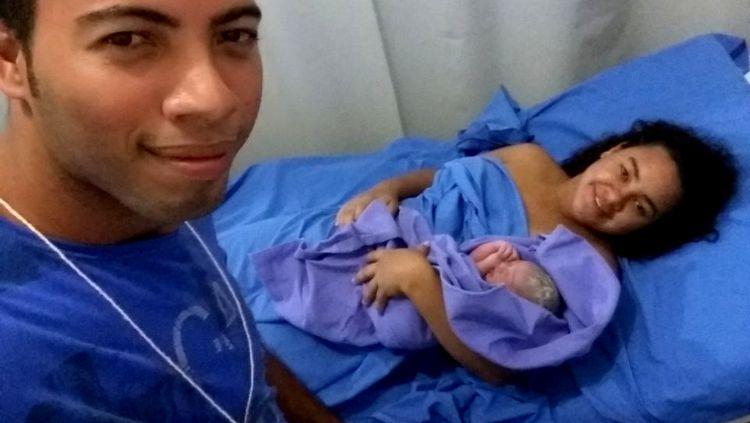 Criança nasce dentro de carro após o pai realizar o parto em Porto Velho Criança nasce dentro de carro após o pai realizar o parto em Porto Velho