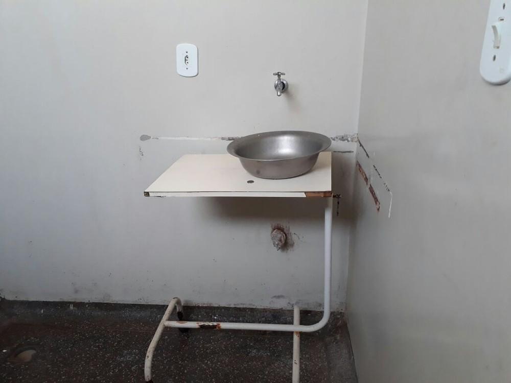 Remédios vencidos são encontrados em unidades hospitalares de Rolim de Moura, RO Remédios vencidos são encontrados em unidades hospitalares de Rolim de Moura, RO