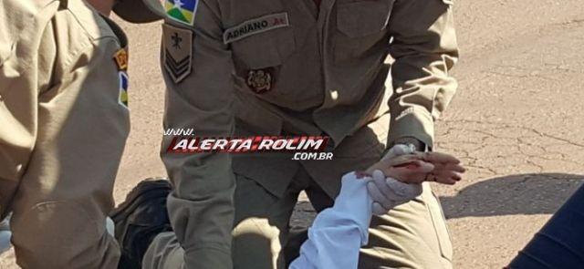 Rolim de Moura - Condutora de moto fica ferida após se chocar contra carro que cruzou a via preferencial