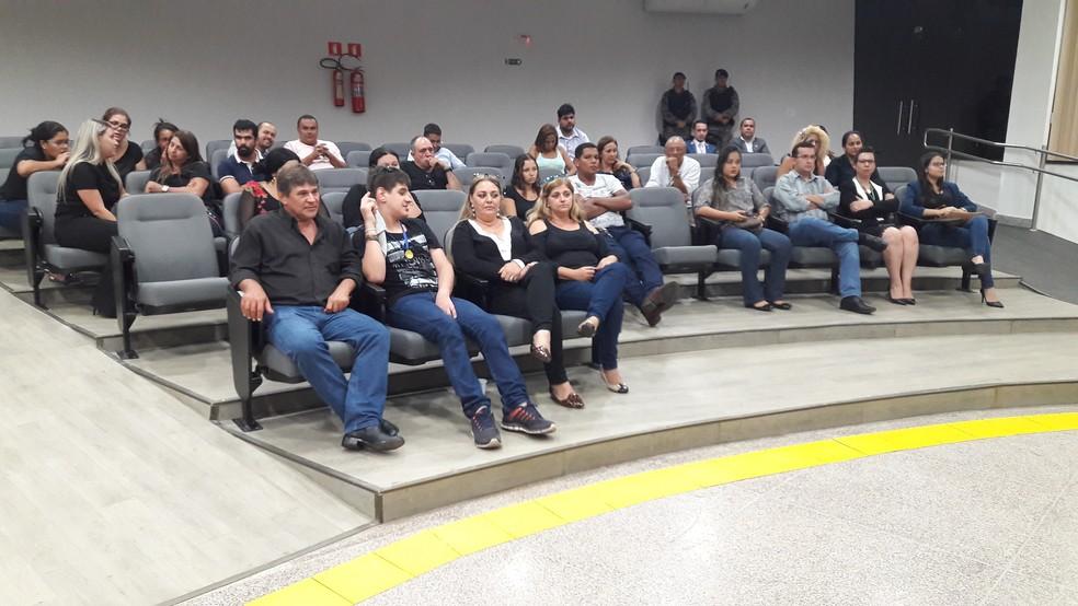 Acusado de matar esposa na frente do filho é condenado a 19 anos de prisão, em RO Acusado de matar esposa na frente do filho é condenado a 19 anos de prisão, em RO