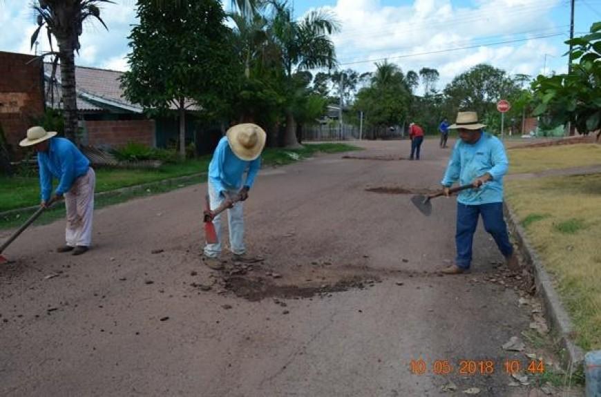 Nova Estrela: Secretaria de Obras realiza operação tapa buracos e poda de grama